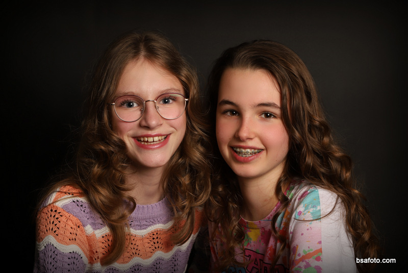 Professionele groepsfoto van fotofeest kinderfeestje fotoshoot met vrienden.