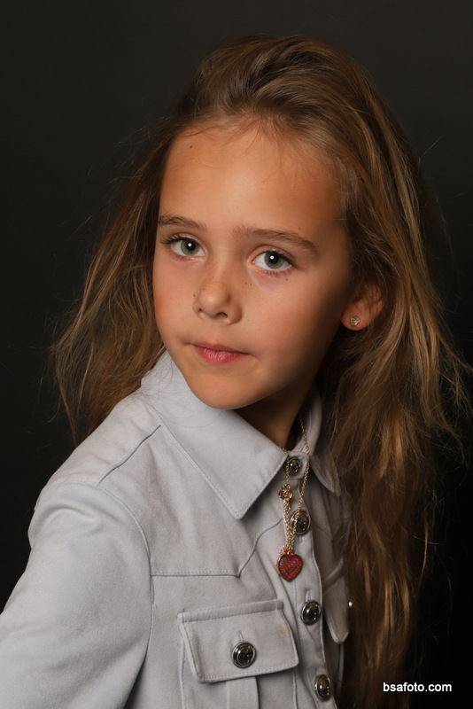 Kinderfeest fotoshoot met vriendinnen in Oosterhout – glamour party met professionele fotografie