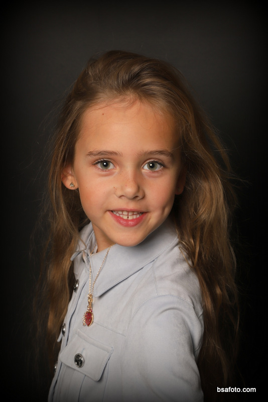 Kinderfeest fotoshoot met vriendinnen in Oosterhout – glamour party met professionele fotografie