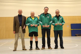 Unsere Schiedsrichter Richard Schnopp, Peter Kopp, Michael Tremblau und Haluk Gercek (v.l.)