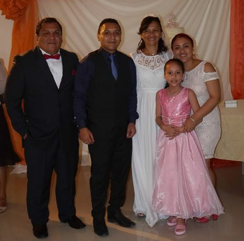 Representante familia Pastoral, en la renovación de votos de nuestro representante y su esposa.. 