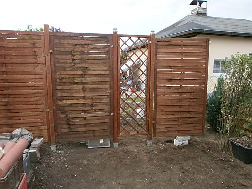... und die alten Holzsichtschutzwände bekamen einen neuen Standort