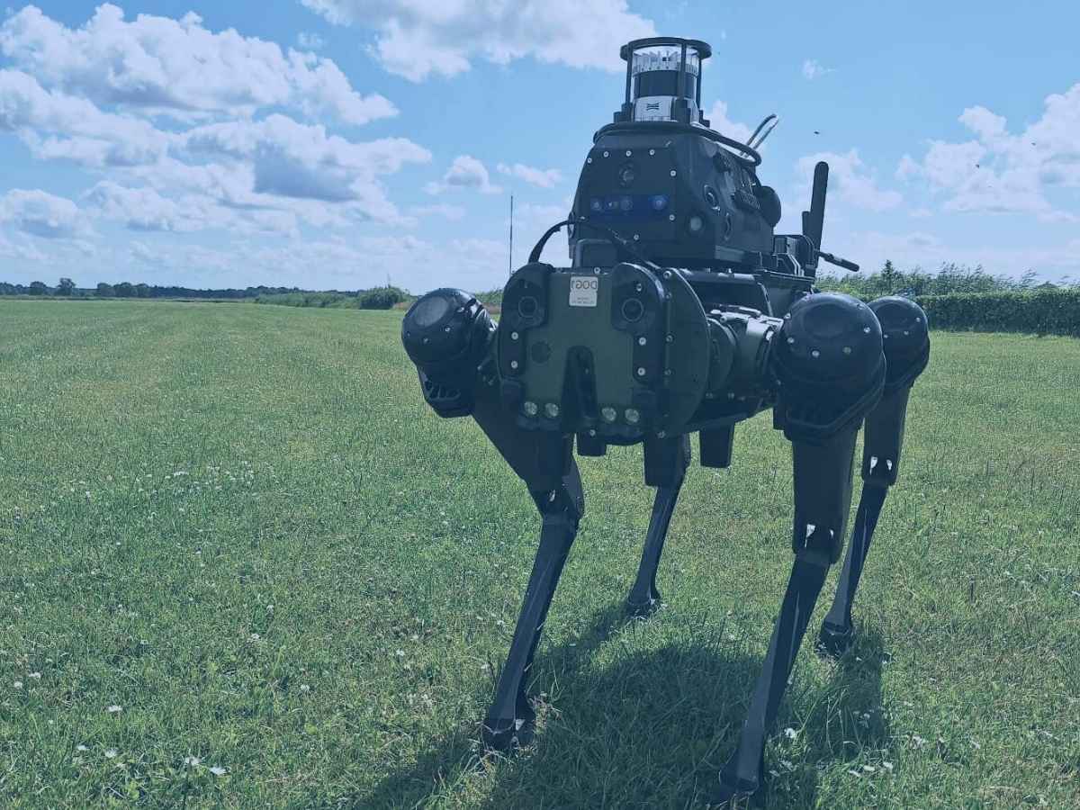 REPMUS 2025: 21strategies demonstriert taktisches Schwarmverhalten von RoboDogs