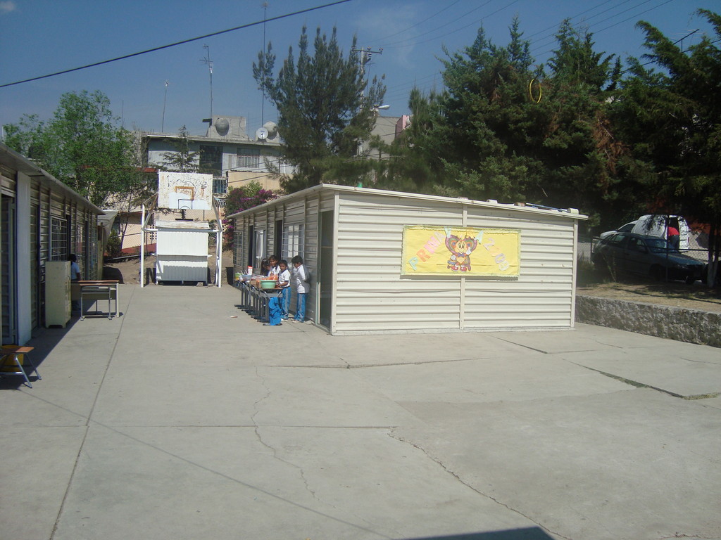 Escuela del programa de donación de libros en Atizapán