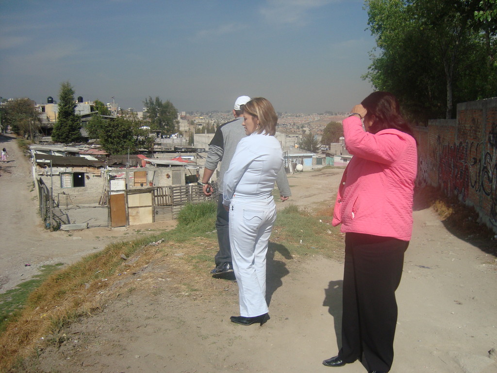 Gloria de visita en Colonia Emiliano Zapata en Atizapán marzo 2009