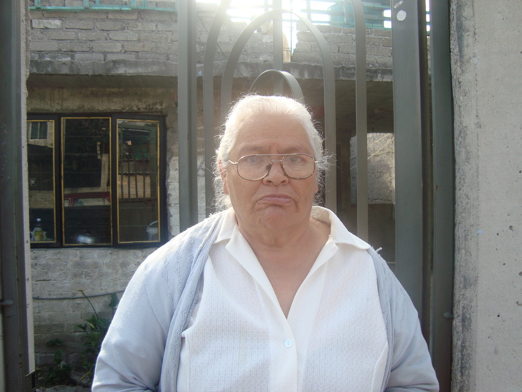 Sra. Rosa María, gracias a las amigas de Condado de Sayavedra,