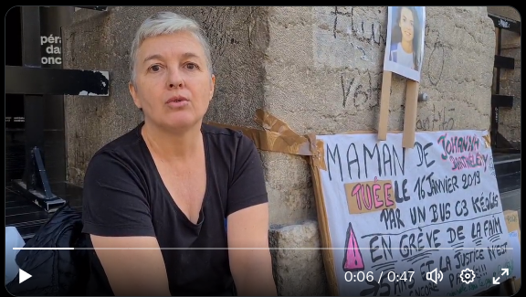 Sandrine Barthélémy Vidéo Lyon Mag le 28 septembre devant l'Hôtel de Ville pour dénoncer "une justice à deux vitesses"