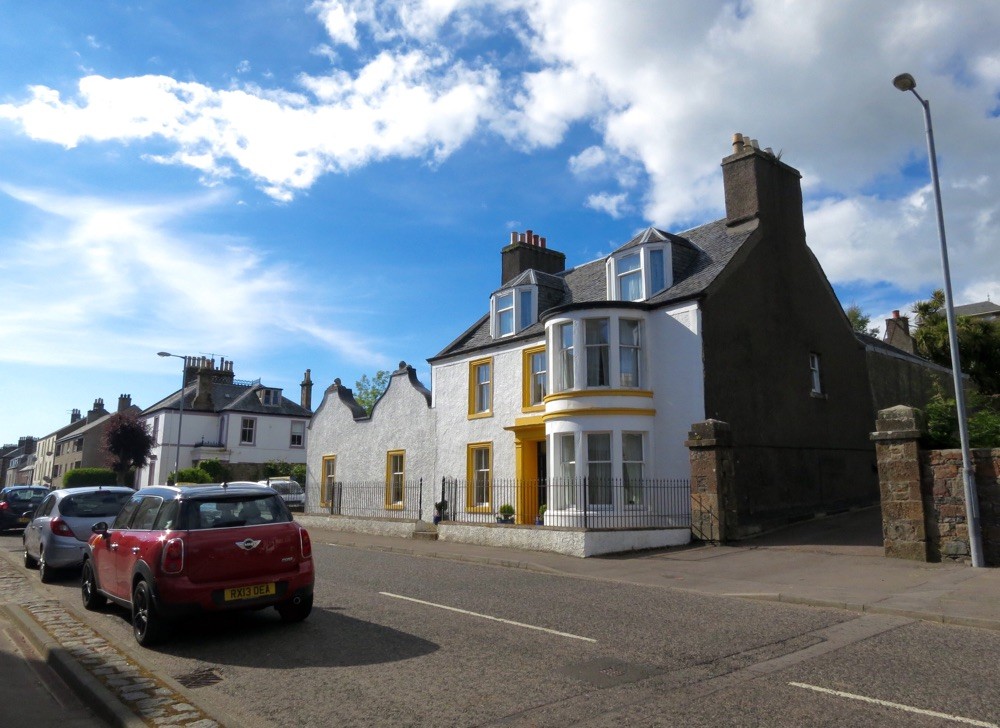 Heute auch sehr zeitig eine schöne Unterkunft dann in Campbeltown gefunden, erster Stock, das Zimmer mit dem Erker.