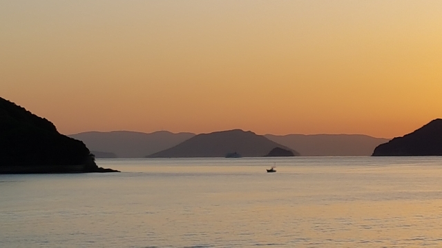 Superbe coucher de soleil vu du ferry en direction de Shodoshima hier soir