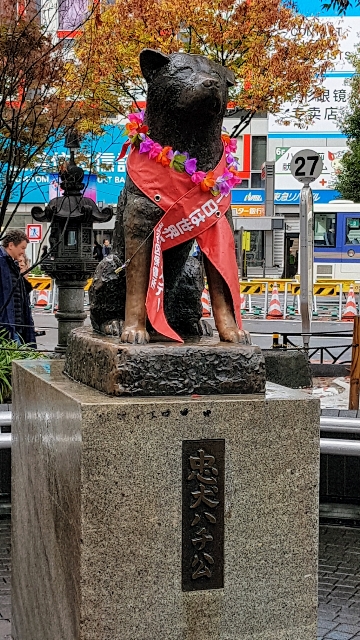 Le chien Hachiko à  Shibuya