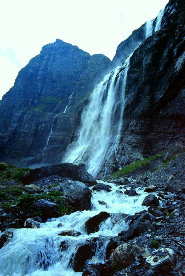 Foto von 1992: Unterster Wasserfall des Balmhorn-Gletscherbachs