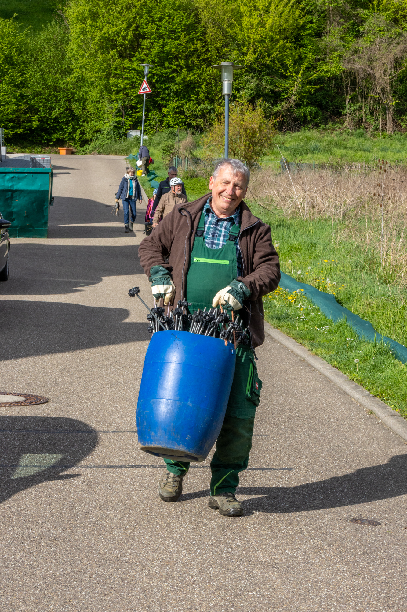Alle Metallstangen werden in Tonnen gesammelt (Foto: H. Budig)