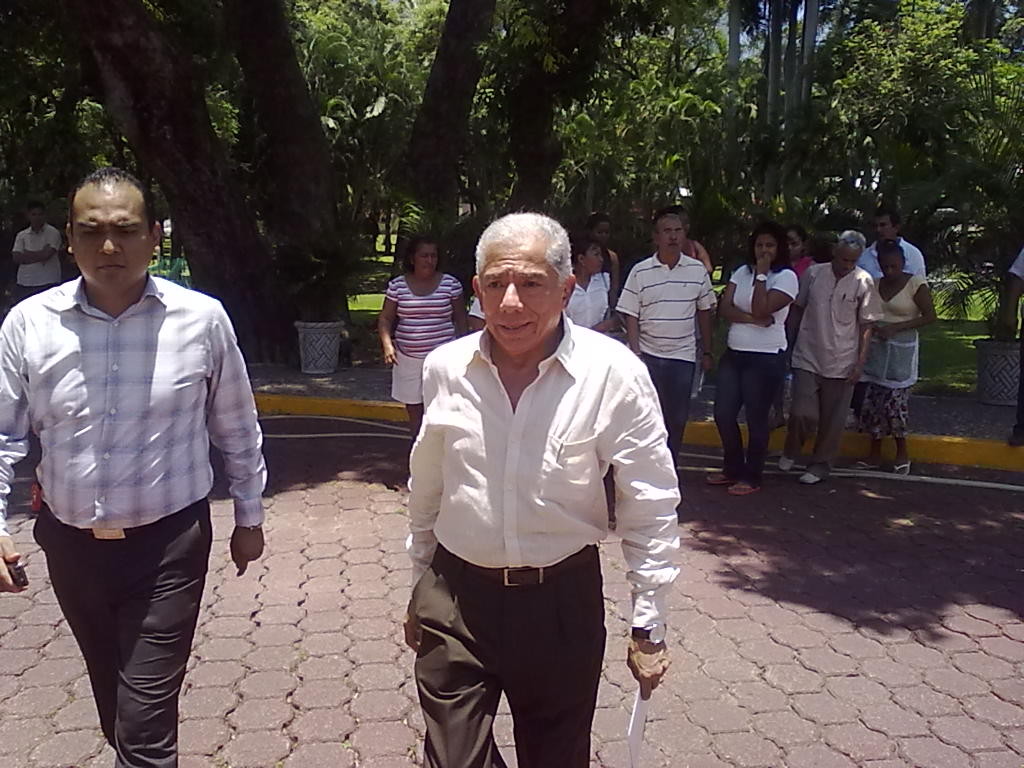 El Secretario Gral. de Gobierno Humberto Salgado, junto al titular de el Registro Publico de la Propiedad en Acapulco LIC. ZINDY FELICIANO GONZALEZ GARCIA