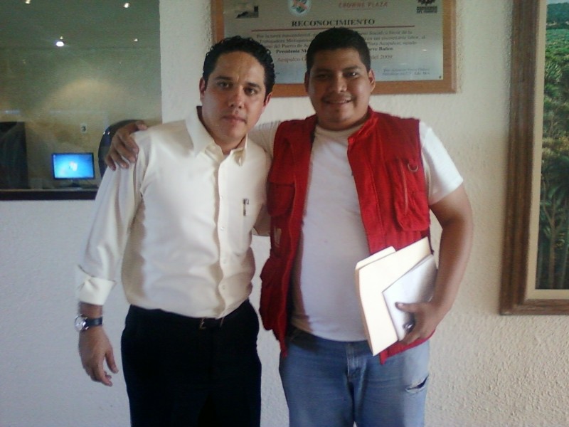 Con el Dip. local Evodio Velazquez Aguirre