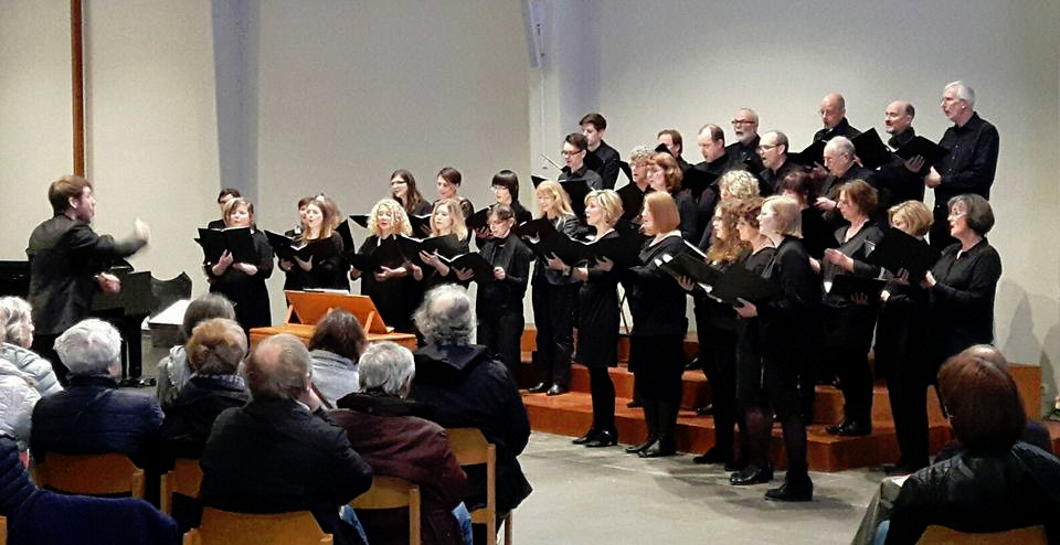 Uni-Chor „Salto Chorale“ entführt das Publikum mit einer musikalischen Zeitreise in die 80er Jahre!