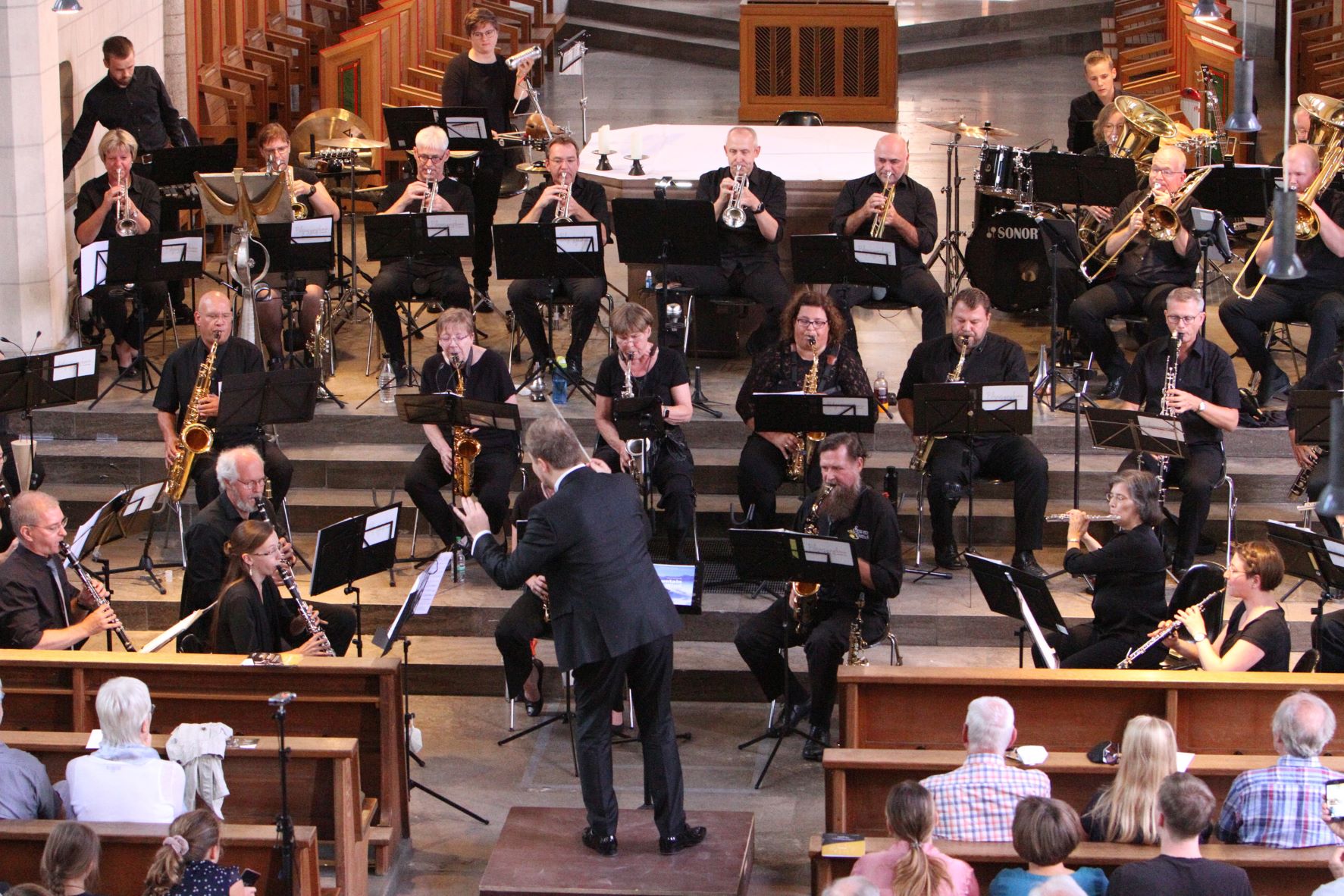 Bläsersymphonie spielte Konzert im Sommer