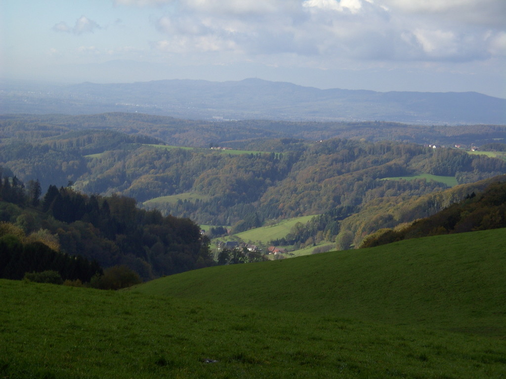 Blick ins Brettental und auf den Kaiserstuhl  © Hartmut Hermanns