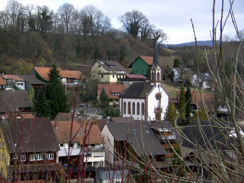 Dossenbach Kirche und Friedhof