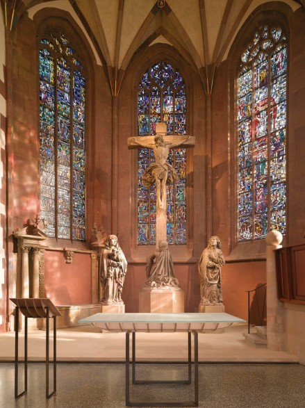 Kreuzigungsgruppe im Chor der Hospitalkirche Stuttgart