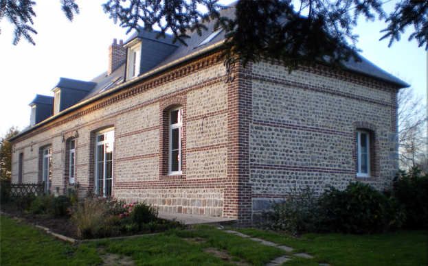 Rénovation façade et pignon et ouverture pose fenêtre 