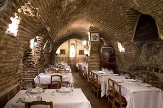 Salones cueva del Restaurante Botín