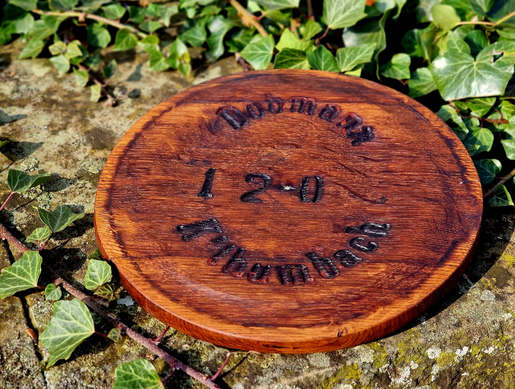 Anrichtebrett aus altem Bierassboden