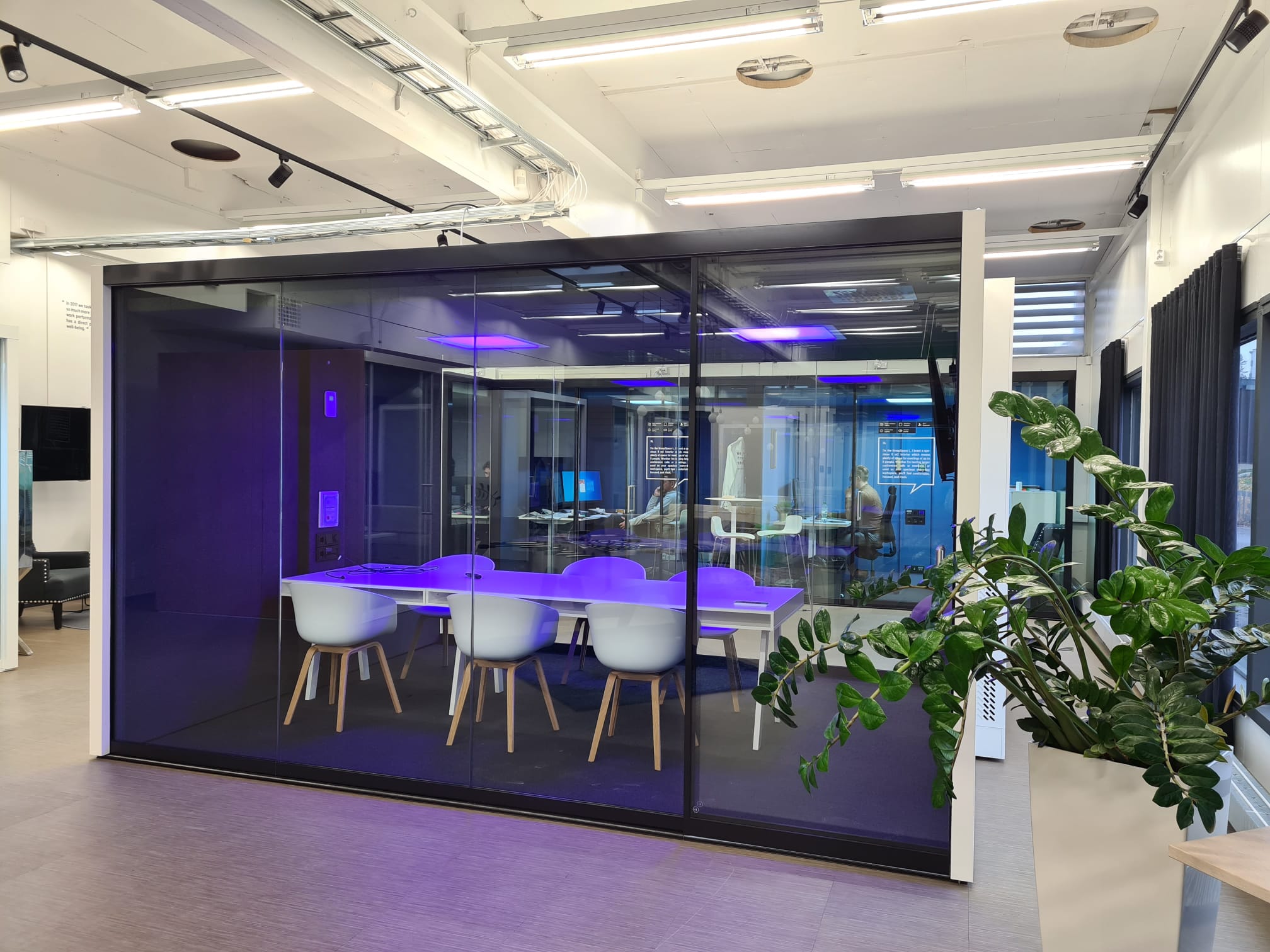 Vetrospace Groupspace