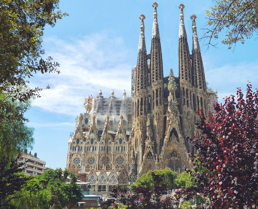 10 Absolutely Awesome Things To Do in Barcelona And Around... | via @Just1WayTicket