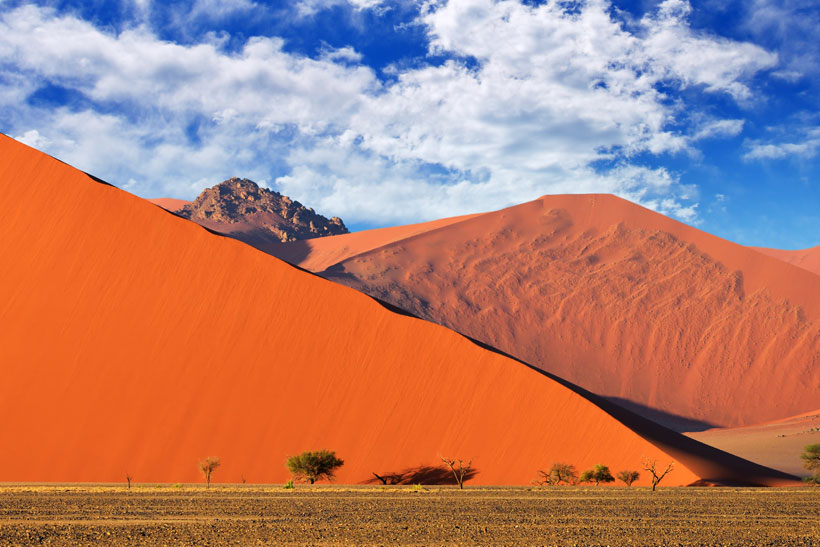 Sossusvlei | Travel Guide To Namibia - Things To Do And Places To Stay | via @Just1WayTicket