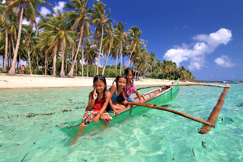 The beach in General Luna, Siargao, Philippines © Sabrina Iovino | via @Just1WayTicket