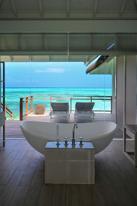 Bathtub with a view at Lux* Resort 5 Star - South Ari Atoll Maldives - A Paradise for Instagrammers | Hotel Review by JustOneWayTicket