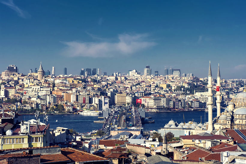 Istanbul Travel Guide - Awesome Things to do, Best Restaurants and Cool Places to Stay | via @Just1WayTicket