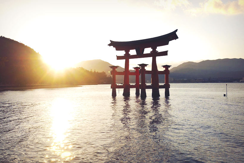 Is the Japan Rail Pass worth it? | You have only one week in Japan? Why not exploring the country with a rail pass? Here is a complete guide to train travel in Japan and how to get the most out of it... | via @Just1WayTicket