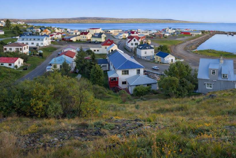 10 Things You Must See In Iceland | Iceland is a dream destination for adventure junkies and photographers. The country is full of natural wonders and offers breathtaking desolate landscapes that will amaze you... | via @Just1WayTicket