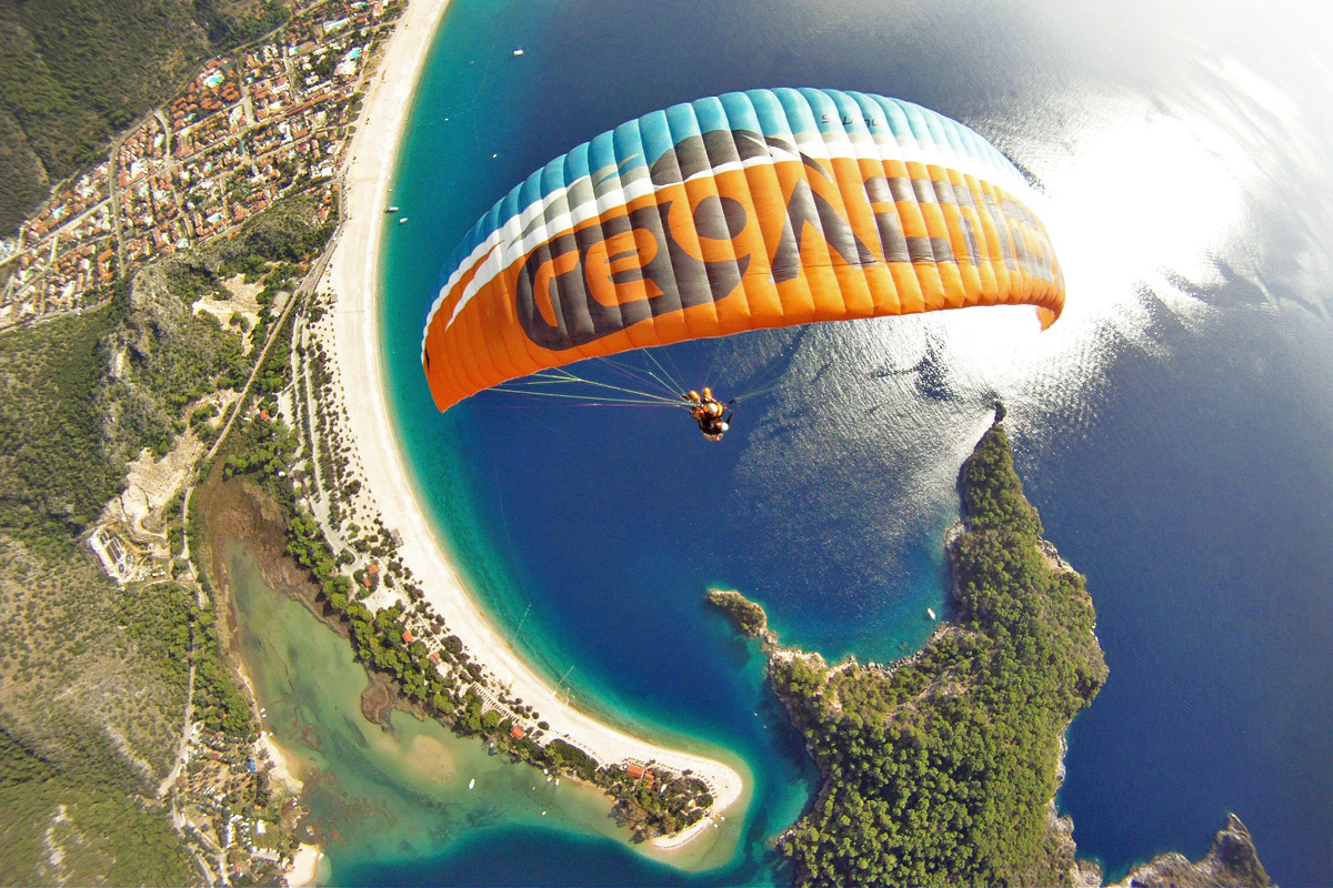 Paragliding in Ölüdeniz: A Spectacular Place from every Perspective