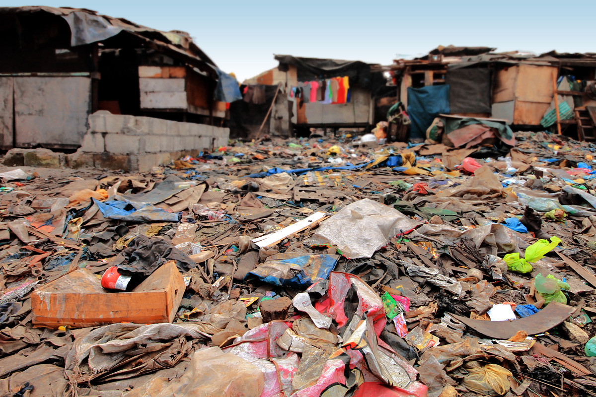 Smokey Mountain A Walk Through The Slums Of Manila, Philippines