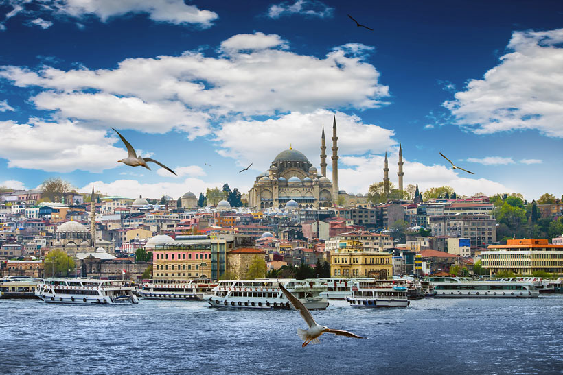 Istanbul Travel Guide - Awesome Things to do, Best Restaurants and Cool Places to Stay | via @Just1WayTicket