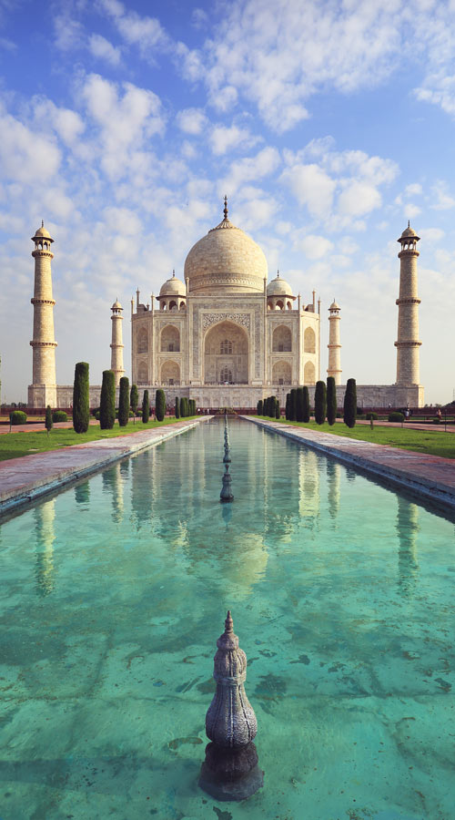 Taj Mahal Agra | Best Places To Visit In India Plus Things To Do | via @Just1WayTicket | Photo © dtemps/Depositphotos