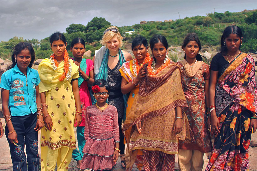 Local ladies in Hampi | Best Places To Visit In India Plus Things To Do | via @Just1WayTicket | Photo © JustOneWayTicket