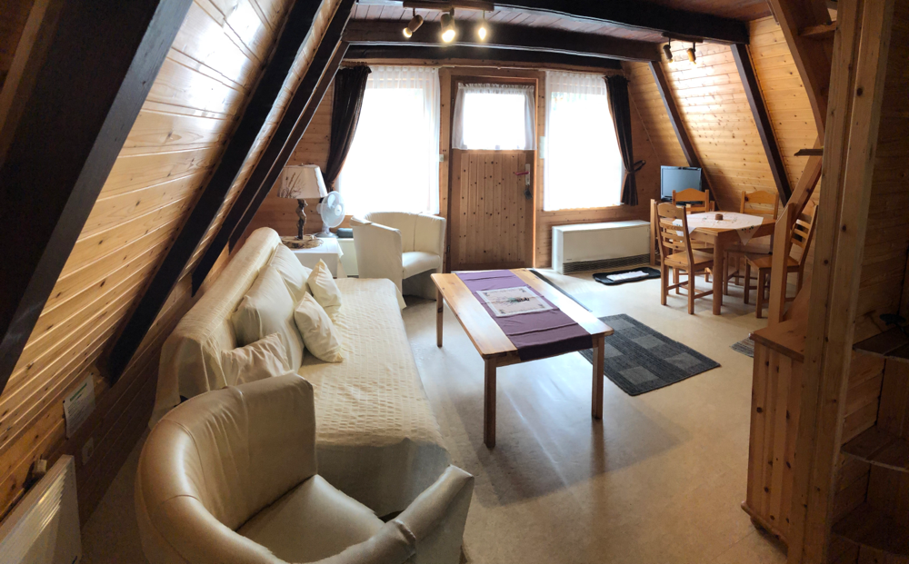 Haus 1, Erdgeschoss mit Schlafcouch 