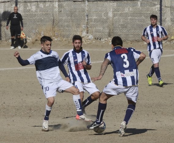 Newbery no levanta cabeza. Foto: El Patagónico.