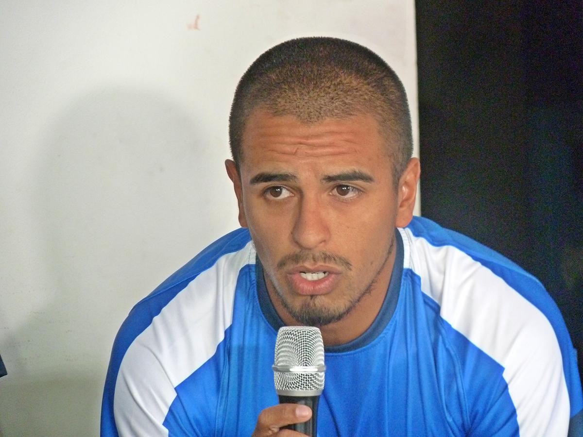 Cristian González Blanco, volante central.
