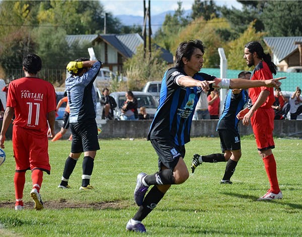 Opuestos: Maronese perdió la categoría y Deportivo Rincón fue el finalista patagónico del Federal C 2015.