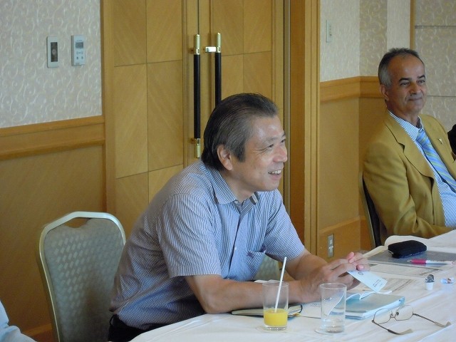 例会に先立ち会長・幹事懇談会開催