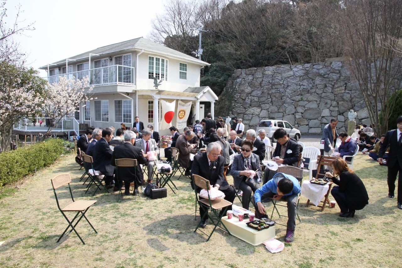 昼食と歓談
