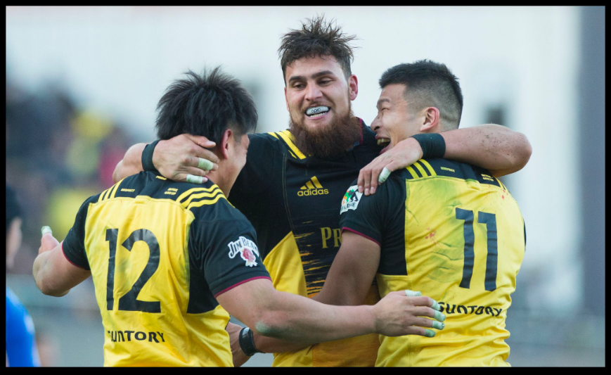 Suntory players celebrate after the game – John Gunning, Inside Sport: Japan, Jan 13th, 2018