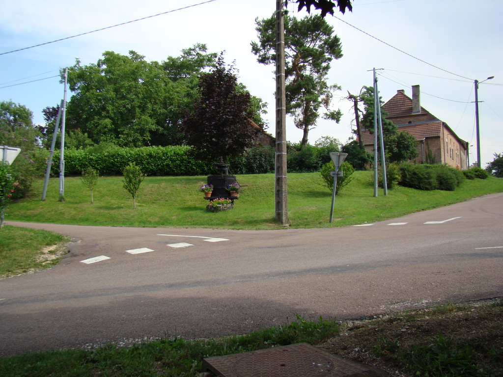 La rue Basse en direction de la rue Haute