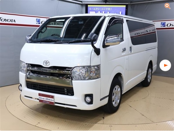 TOYOTA HIACE VAN