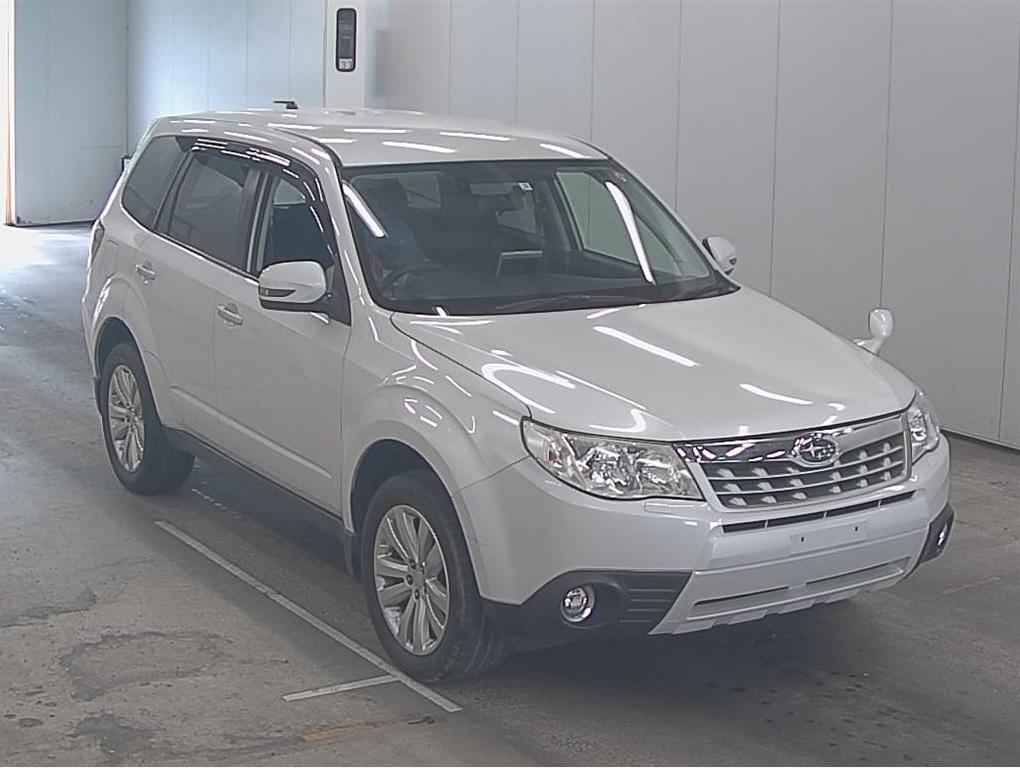FORESTER  4WD  2.0XS  90000km  SHJ  Car Price (FOB) US$3333  