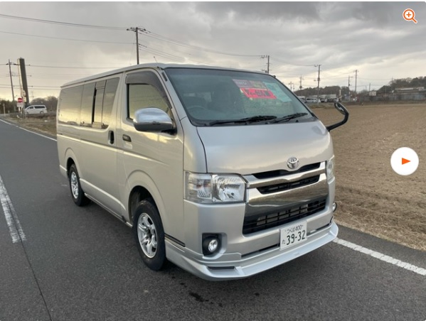TOYOTA HIACE VAN